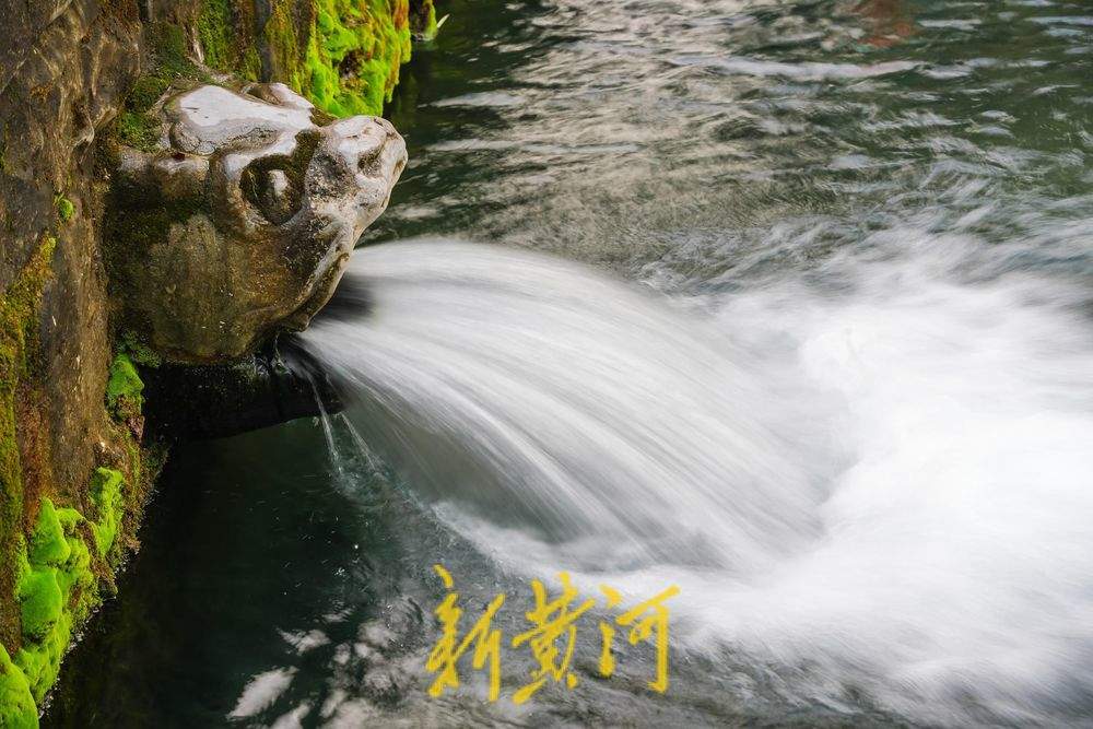 初冬时节黑虎泉畔美不胜收