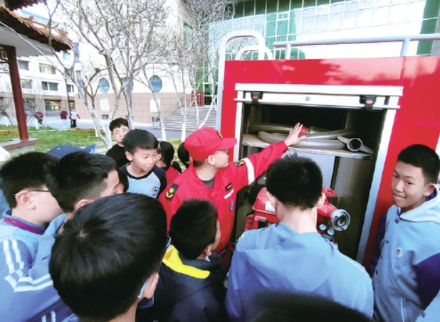 消防知识进校园筑牢安全“防火墙”