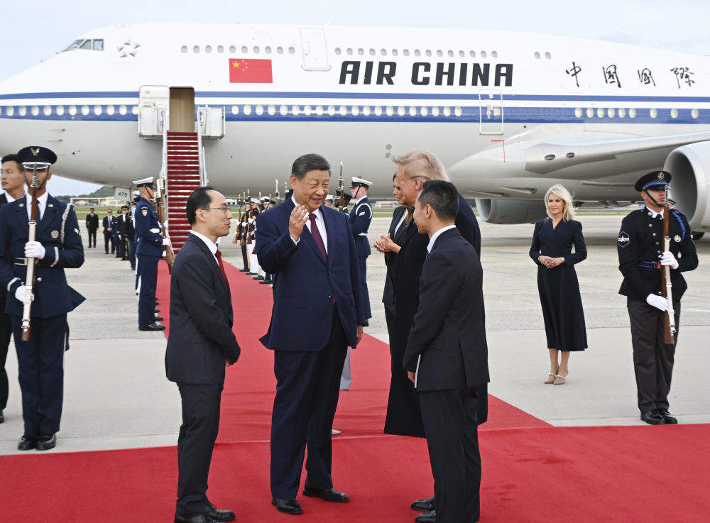 美国总统首次赴机场迎接中国国家主席