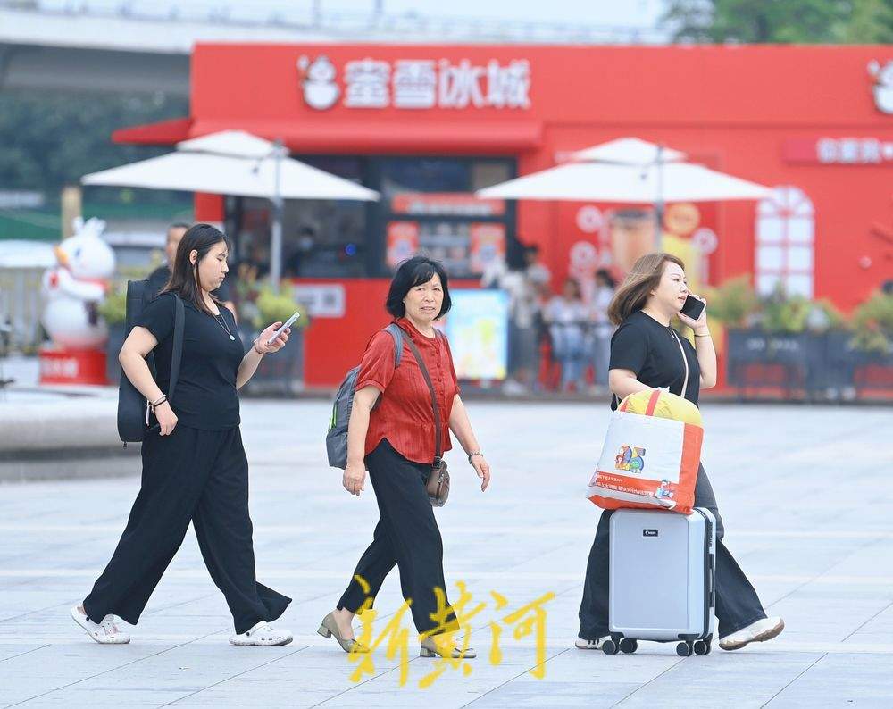 暑运“热力”十足 济南西站迎客流高峰
