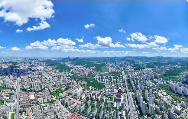 济南继续发布高温黄色预警信号 今天最高35℃，夜间局部有雨