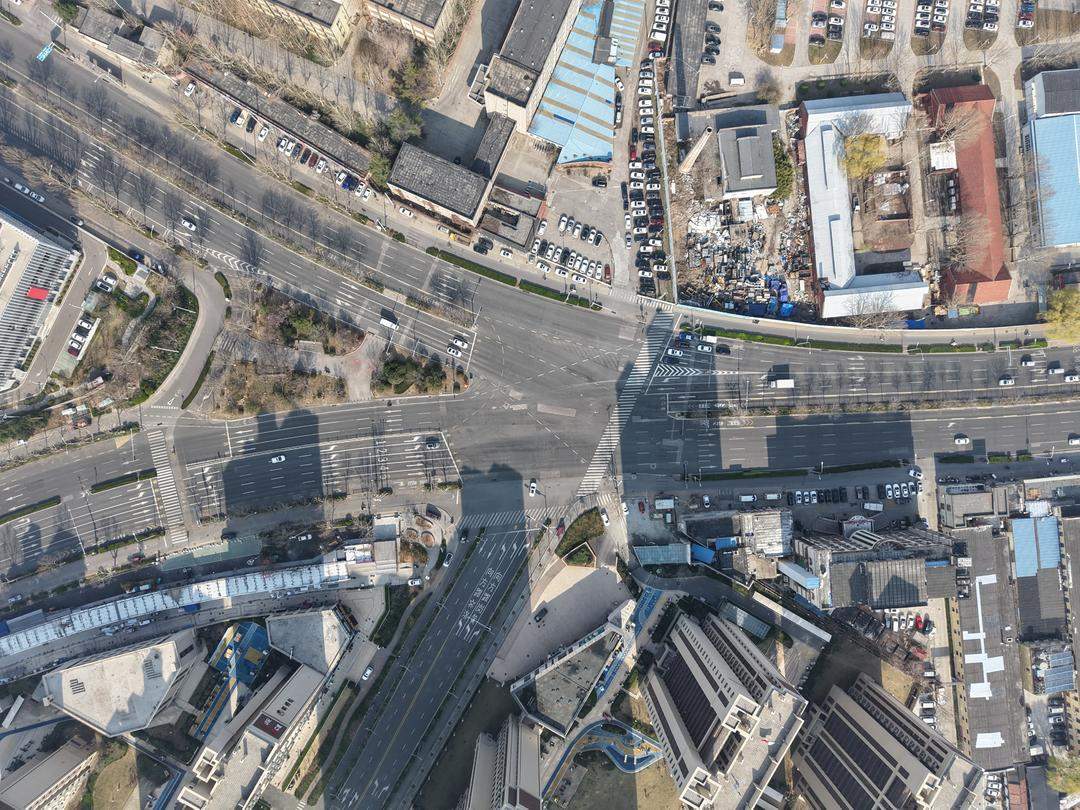 济南年底前打通8条瓶颈路，完成6座过街天桥