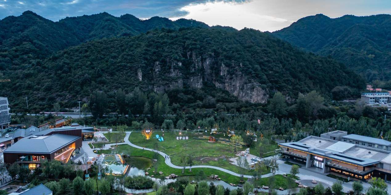 北京山谷，80后理想山景院居 通勤带娃陪父母三不误的烟火气山居 