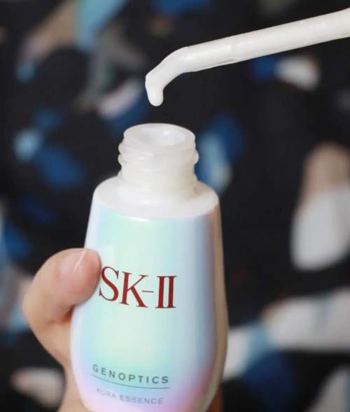 告别“熬夜脸”和“黄气”,你的肤质适合哪款美白面霜?这篇说清楚了