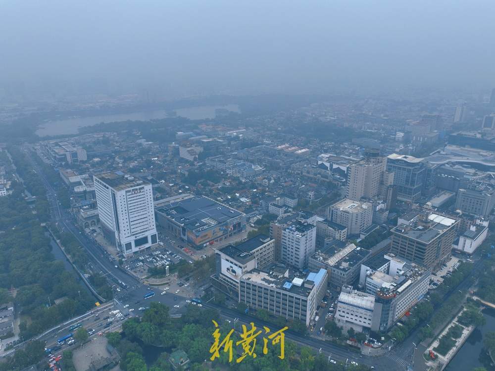 降雨间歇，泉城“秋雾漫漫”如水墨丹青