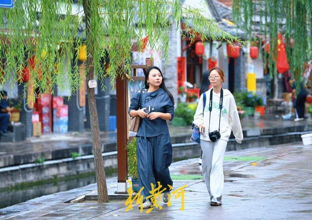 泉城秋凉气温骤降，明府城寻泉热度不减
