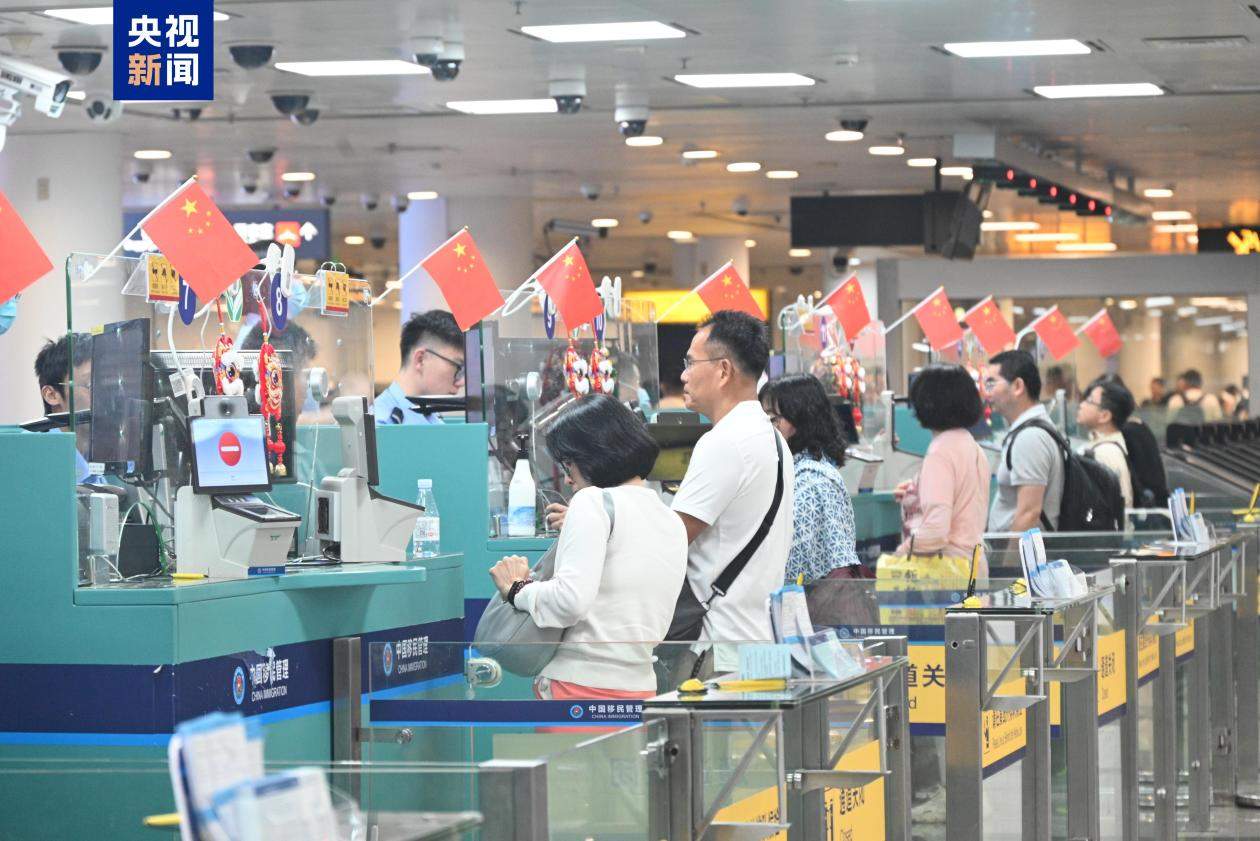 厦门口岸今年查验出入境旅客量突破200万人次