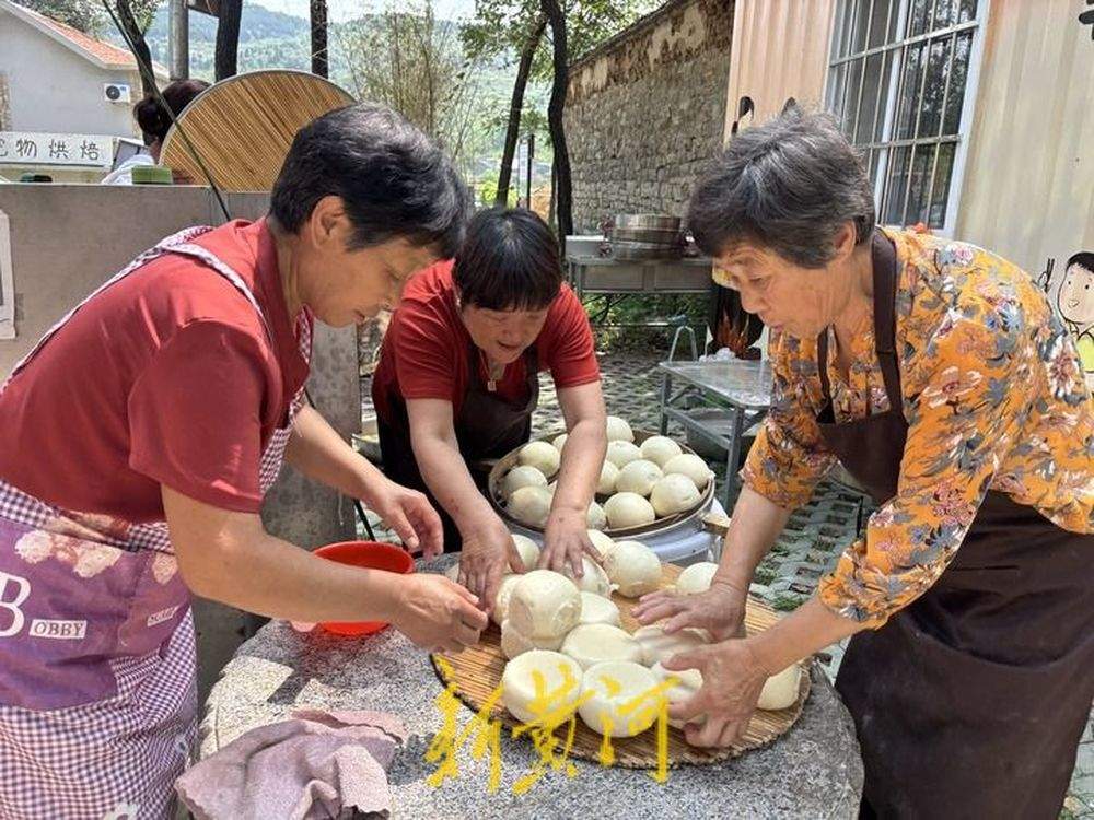 周末提供免费大锅菜！济南这个村为4000多名村民、游客提供免费午餐
