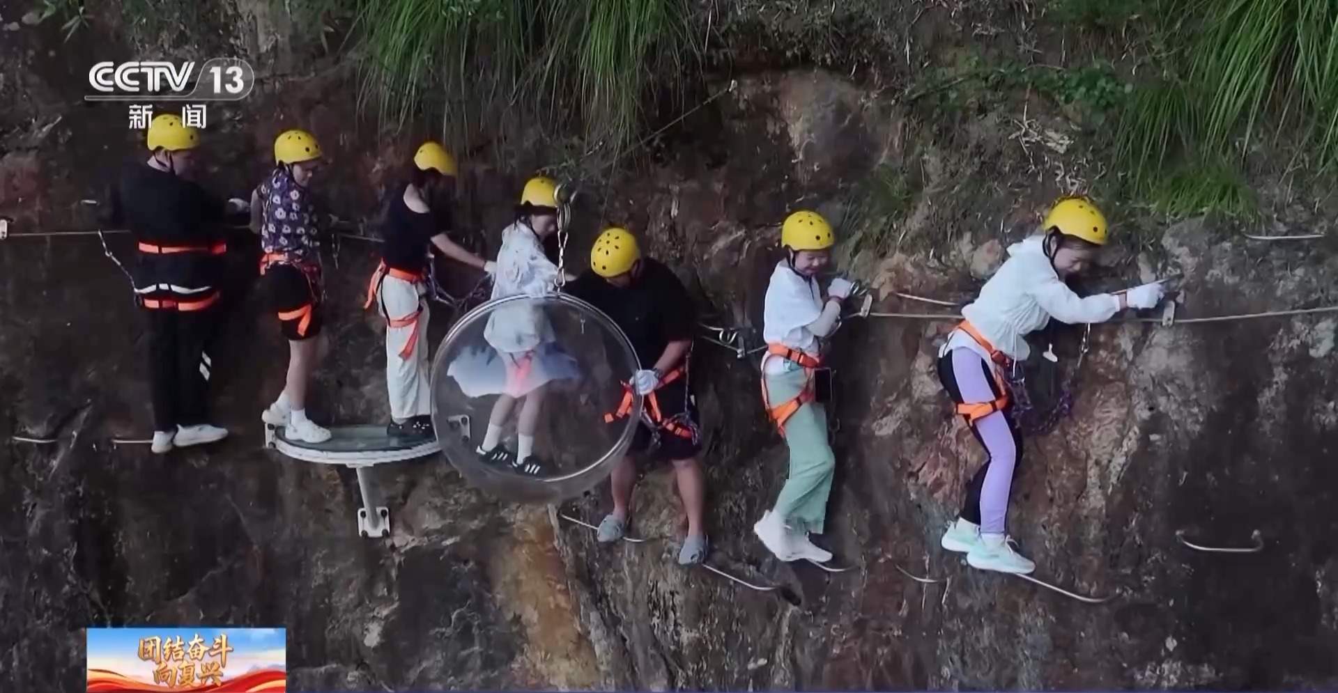 白天夜晚都精彩 多地文旅创新各展风采