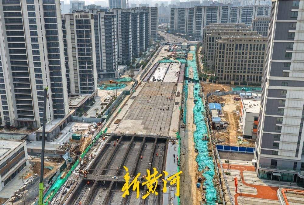 济南开源路项目主桥第一节段箱梁混凝土完成浇筑