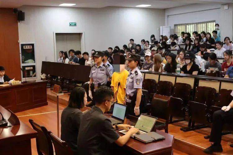 西安一女子多次乘“霸王车”被判刑一年！