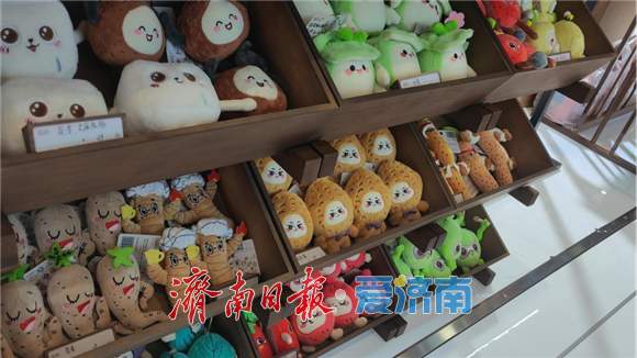 融媒·深调查丨动漫周边热销VS连锁品牌撤柜 “谷子经济”正在经历“成长阵痛”？