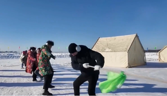 各地打造冰雪新场景 激发消费新活力