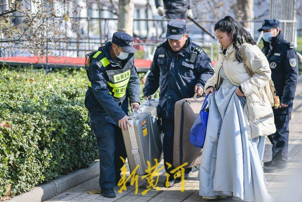 艺考音乐类专业考试开启,考生盛装素颜参加考试