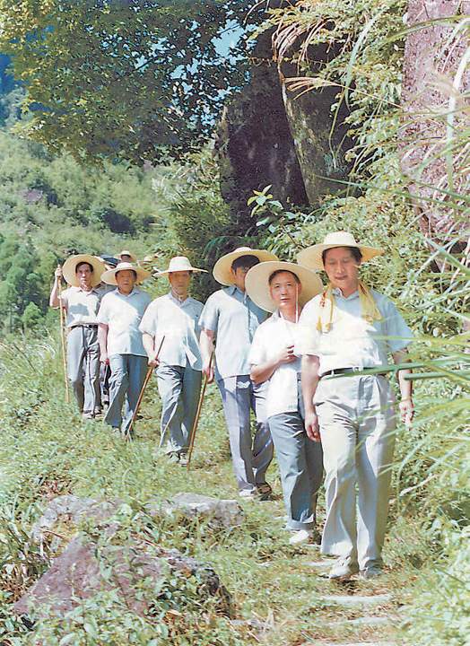 天天学习|“三进下党”解民忧