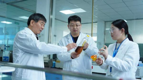 全国人大代表卢庆国：提升中成药质量标准 助推中医药产业高质量发展