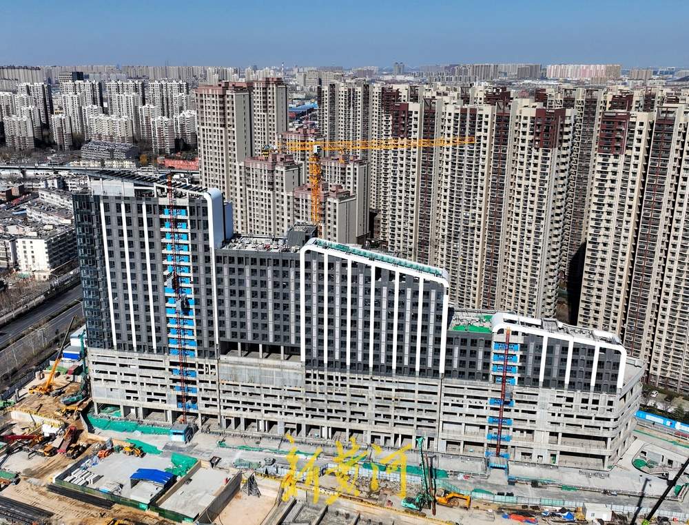 全国首个“万象里”进入外立面装饰阶段