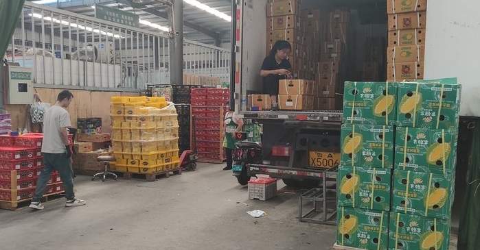 榴莲在济大量上市,部分品种价格跌破“2字头”