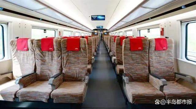 座椅脏?坐高铁要穿长裤引热议 12306回应座席套清洗