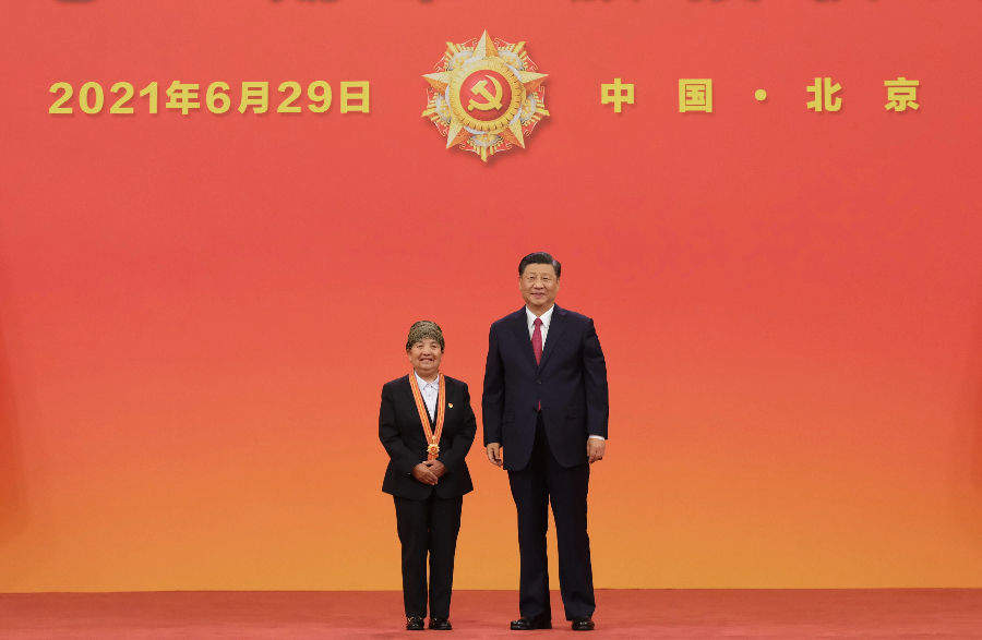 学习进行时｜习近平总书记关心致敬老党员的故事