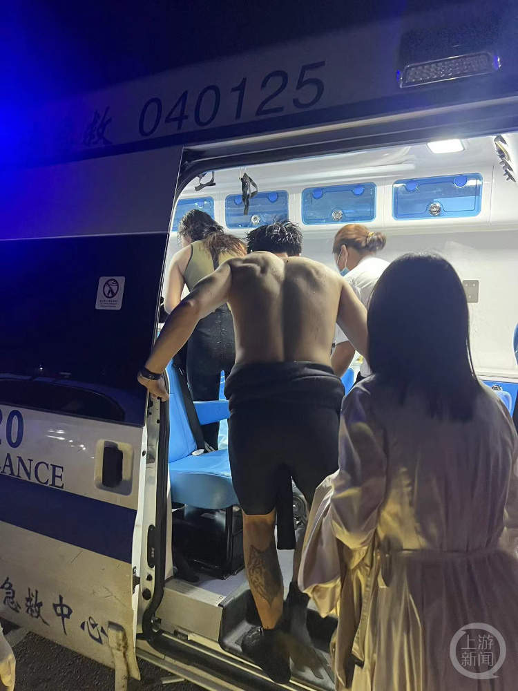 游客海南潜水遭弃海中 绝望自救四小时