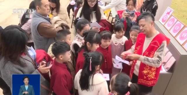 灯会、非遗集市点亮年味 多地开启迎新春模式