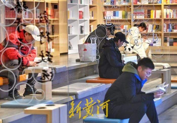 假期好去处，来书店“打卡”感受浓浓书香