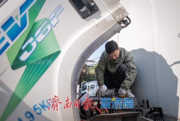 融媒·深调查丨“贵、难、远”成痛点 困在维修里的新能源车主