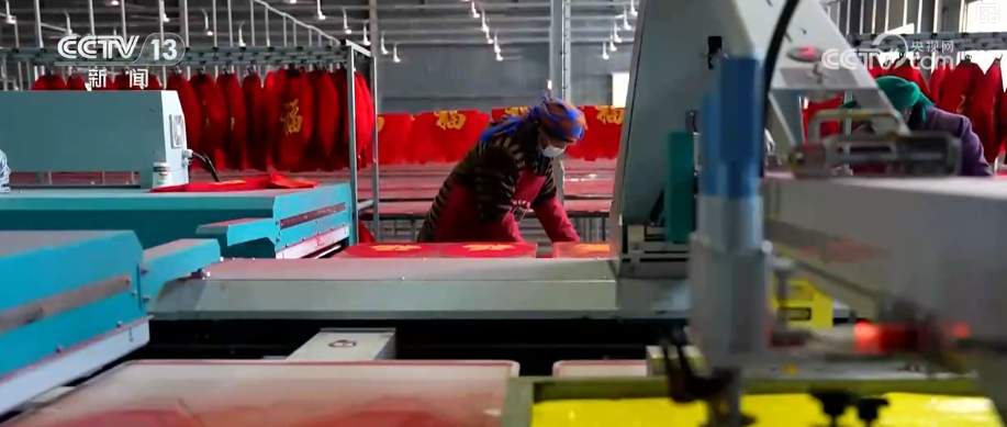 生鲜果蔬、年宵花卉、特色美食齐上阵 节前消费新图景活力涌动