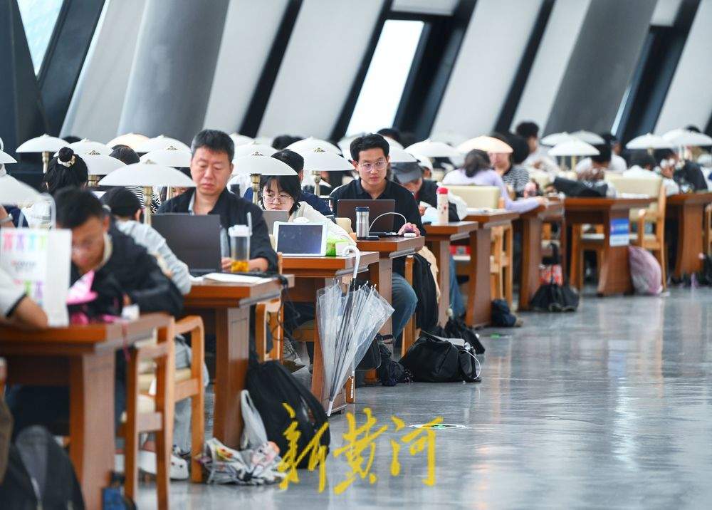 一年四季 泉在济南丨书山墨海里度过别样双节假期