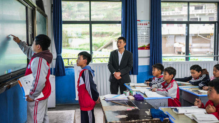 “孩子们成长得更好，是我们最大的心愿”——以习近平同志为核心的党中央关心少年儿童成长和少先队工作纪实