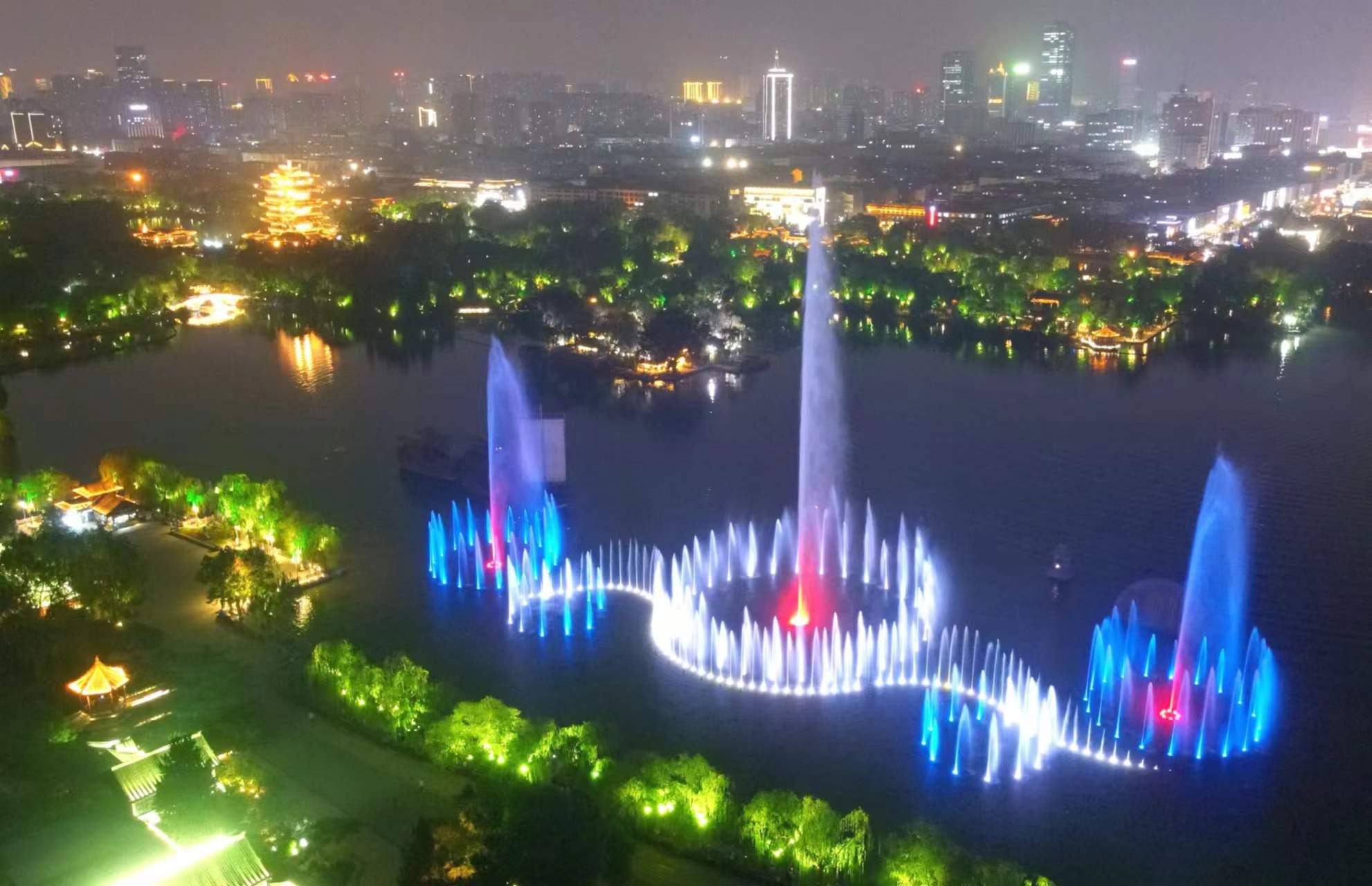 2024“泉城夜宴·明湖秀”昨日重启 每周三次上演，持续到11月中旬