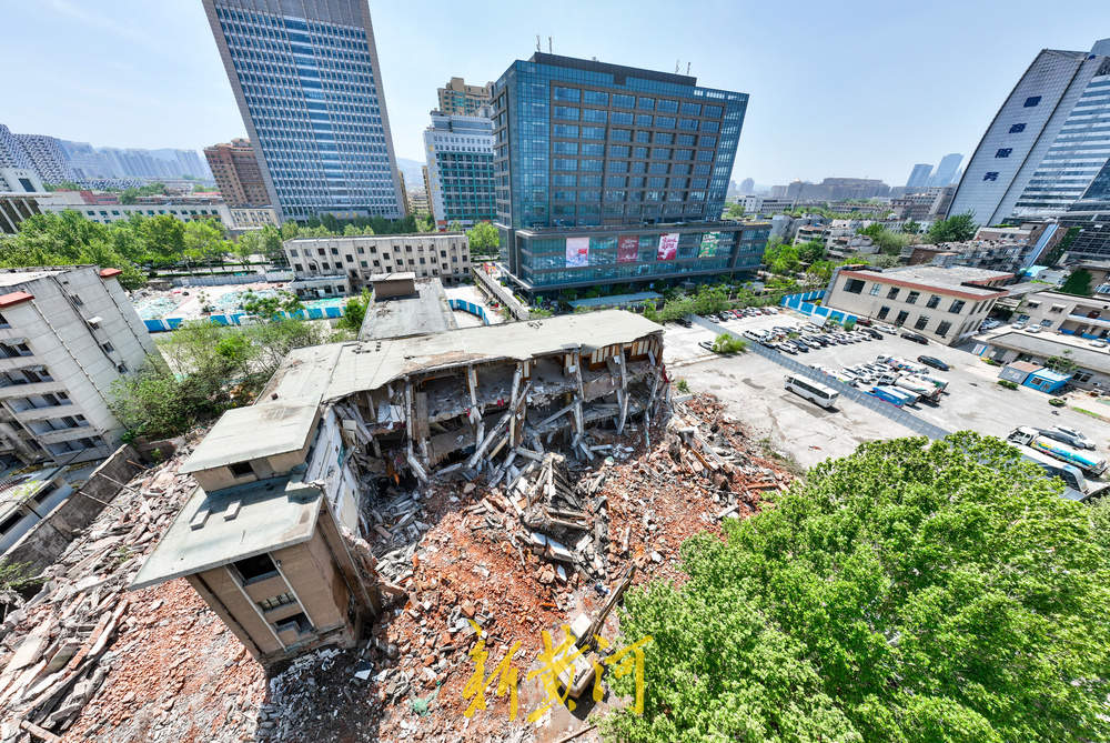 济南东郊饭店最后一座老楼谢幕 解放路北侧旧城改造进入新阶段