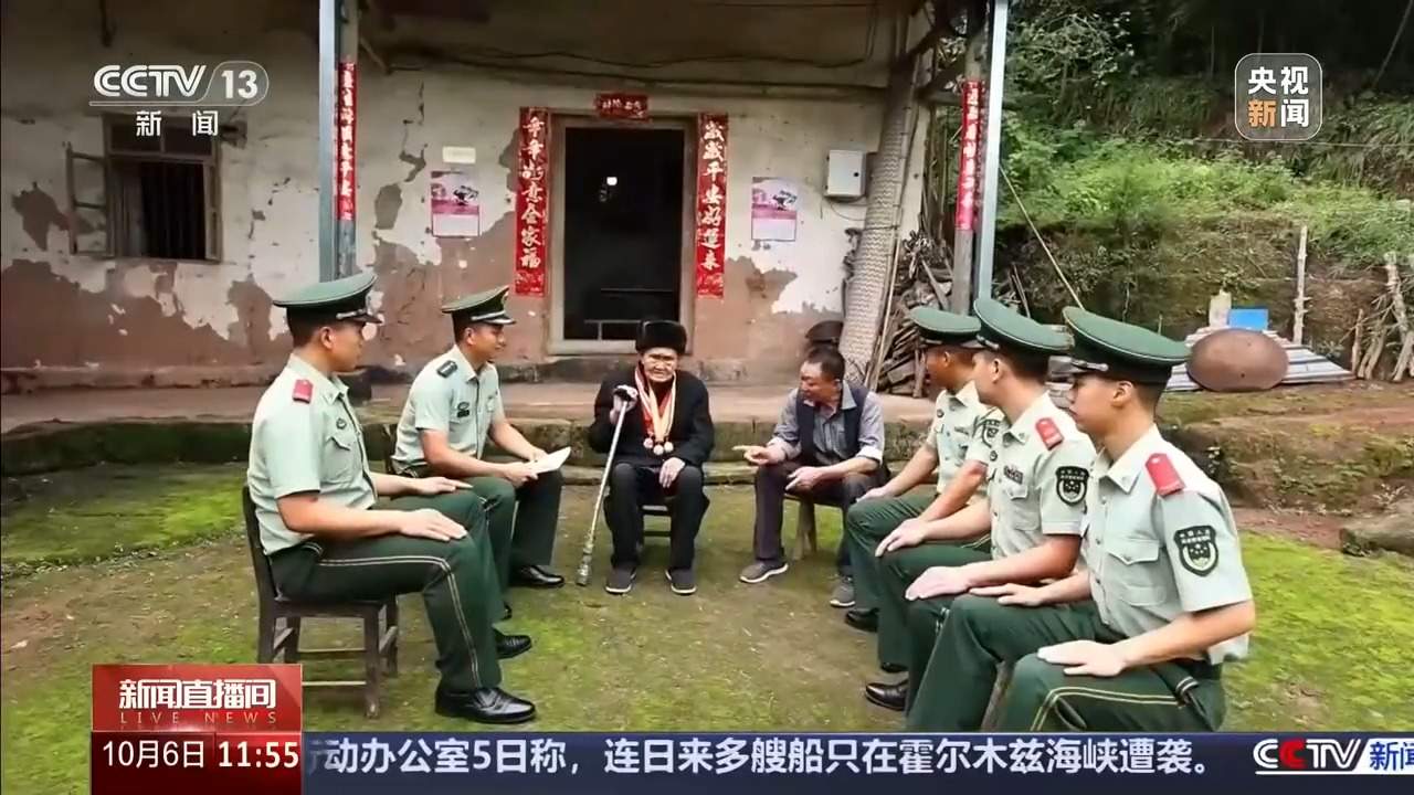 为烈士献花、听老红军讲初心 各部队这样传承长征精神