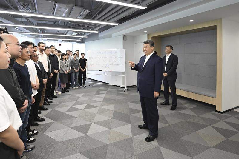 时政微观察丨青年建功正当其时
