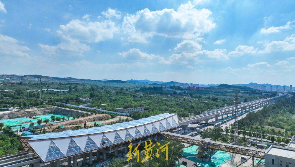 地铁8号线高架车站上新装