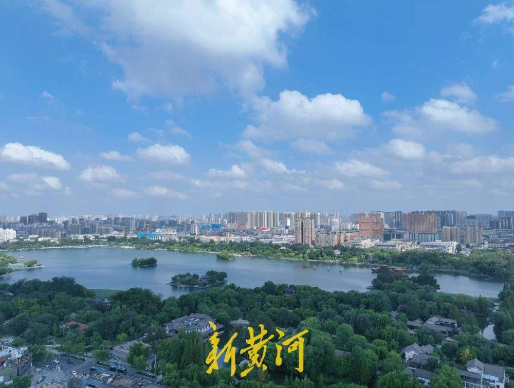泉城初秋晴空颜值爆表，蓝天白云绘就明湖美景