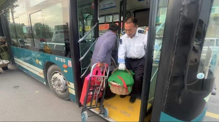 樱桃红了,公交来了:济南67路载满南山果实奔赴城区街巷