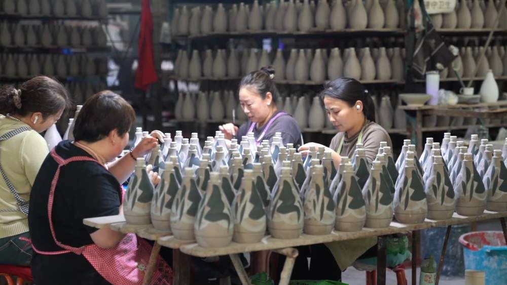 直面关切全力护航 稳企发展有“实招”