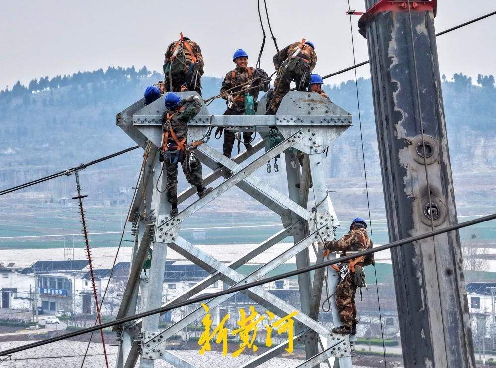 全线“首跨”！济枣铁路首条220kV跨既有线路电力线路迁改完成