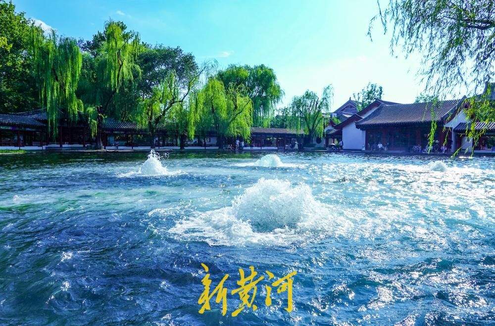 五峰直上水气蒸腾，百脉泉梅花泉“怒放”迎客