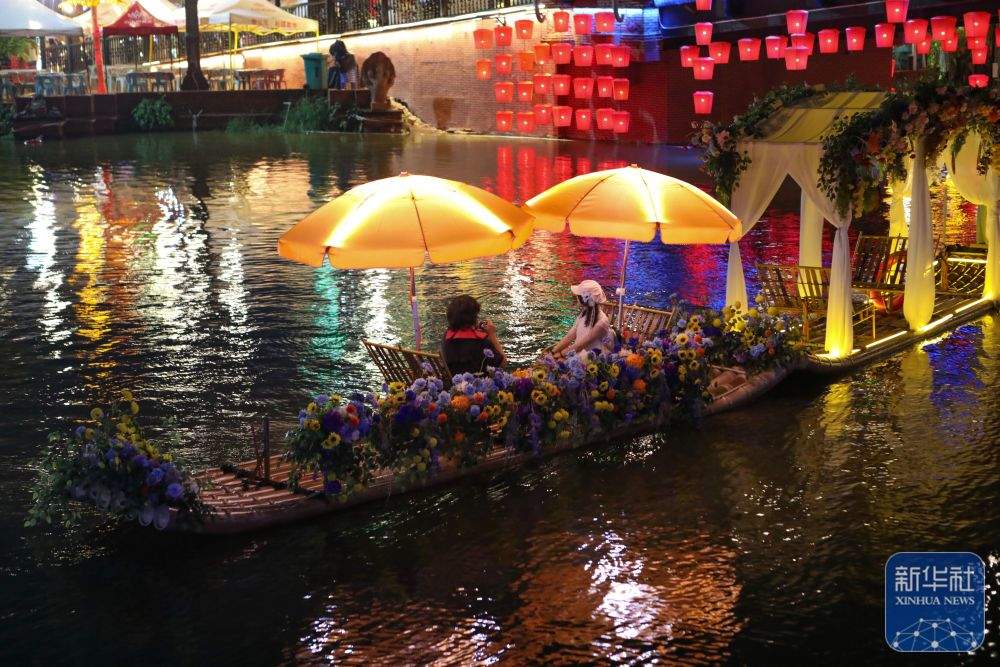 “五一”假期游 越夜越精彩