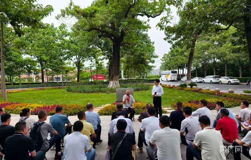 【习声回响·聆听温暖中国】“绿我涓滴 会它千顷澄碧”