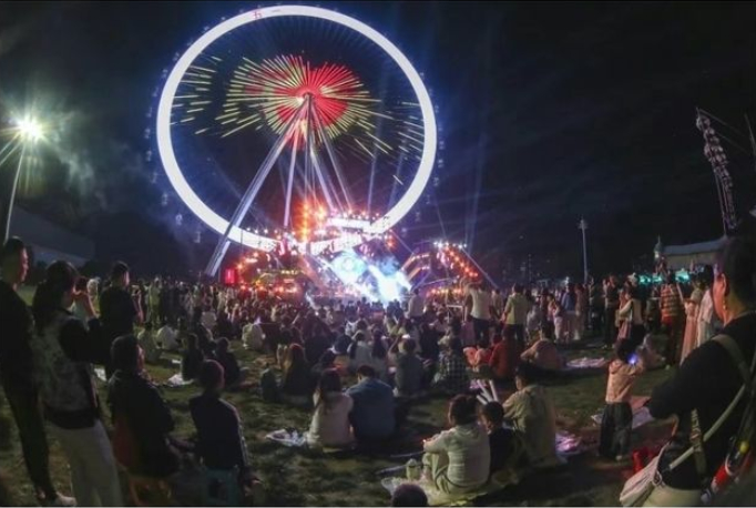 摩天轮音乐会燃动泉城