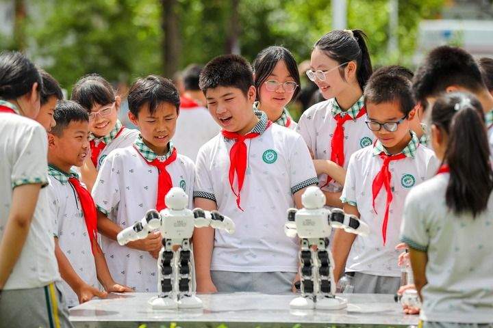 “孩子们成长得更好，是我们最大的心愿”——以习近平同志为核心的党中央关心少年儿童成长和少先队工作纪实