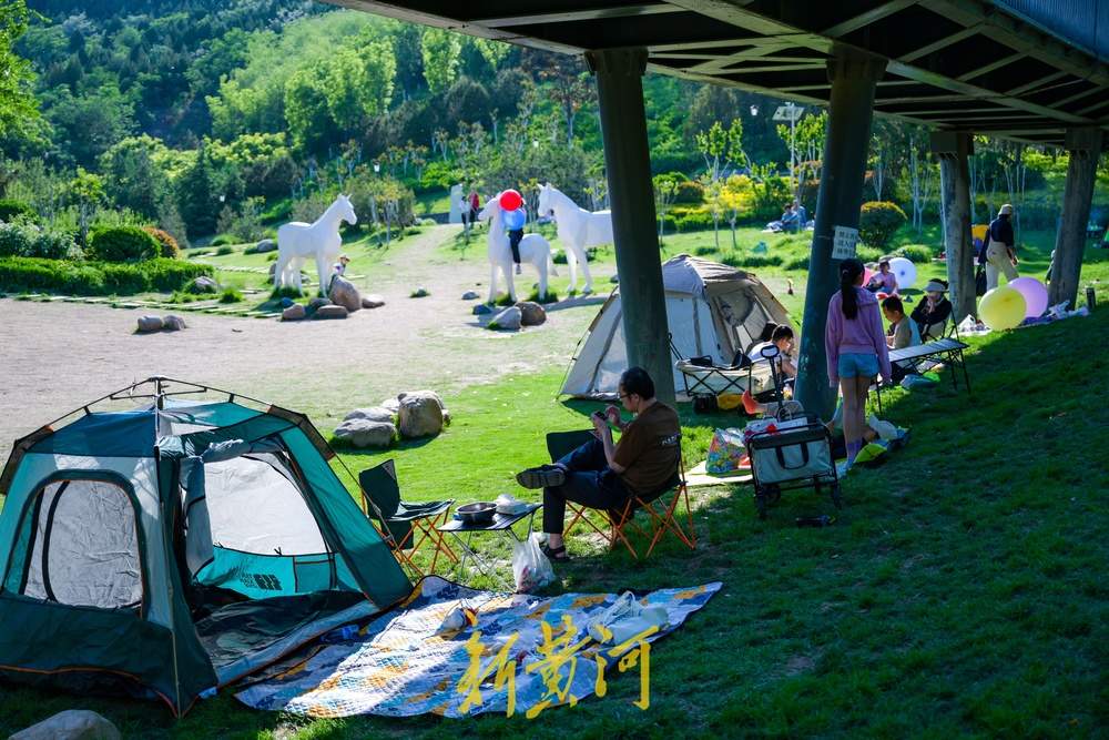 从“赏绿”到“享绿”，济南CBD山体公园迎来露营潮