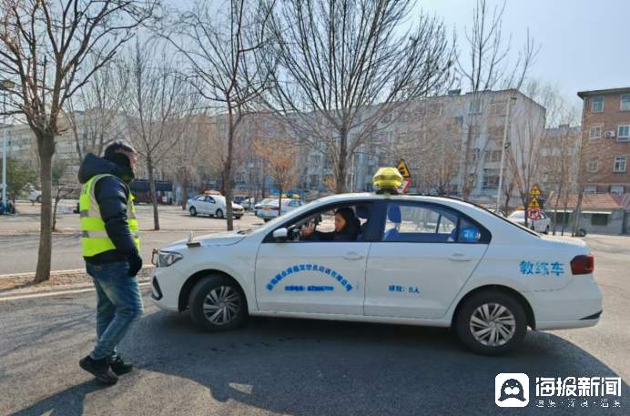 自动挡学车热度上升:拿本快 考试相对简单