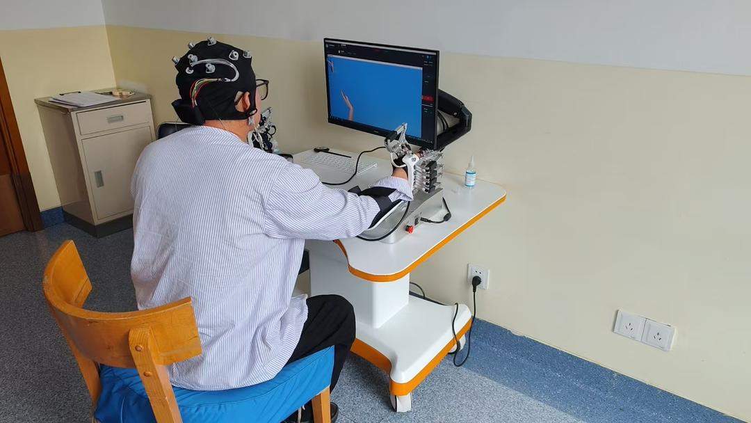 贴上电极片就能治失眠?山东脑机接口正从实验室来到病床前