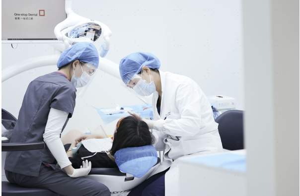 孩子看牙北京哪家医院好？极简口腔让孩子“哈哈”看牙