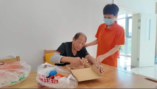 融媒·见证丨长护险落地公立医院，告别“一人失能、全家失衡”——​“一张床”暖了五千家